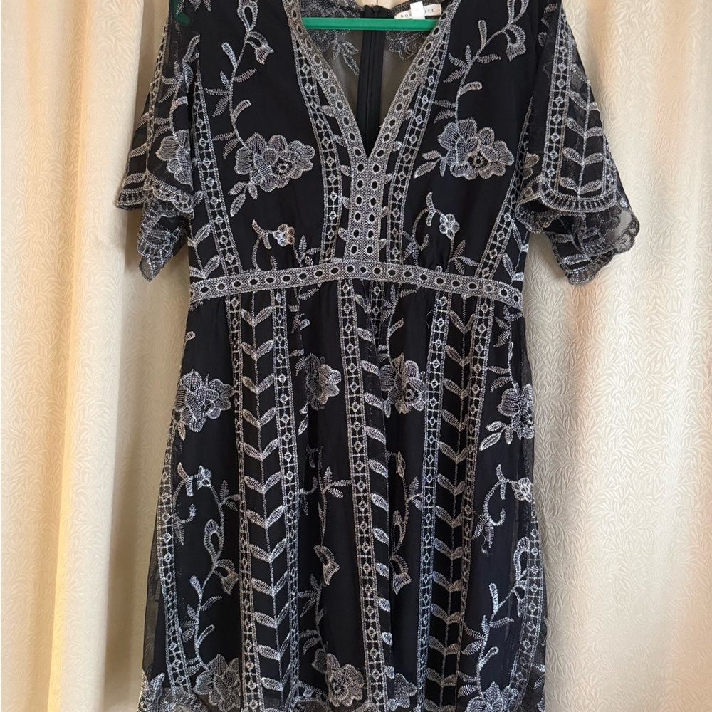 Socialite Black and Gray Lace Midi Dress